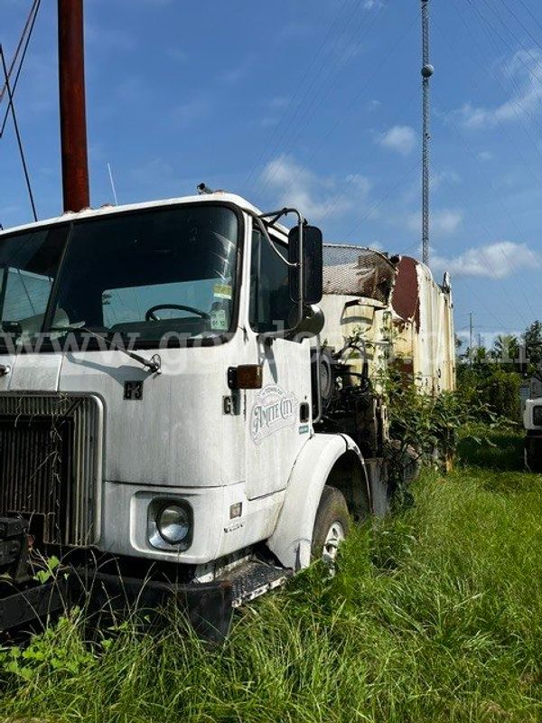 Garbage Truck