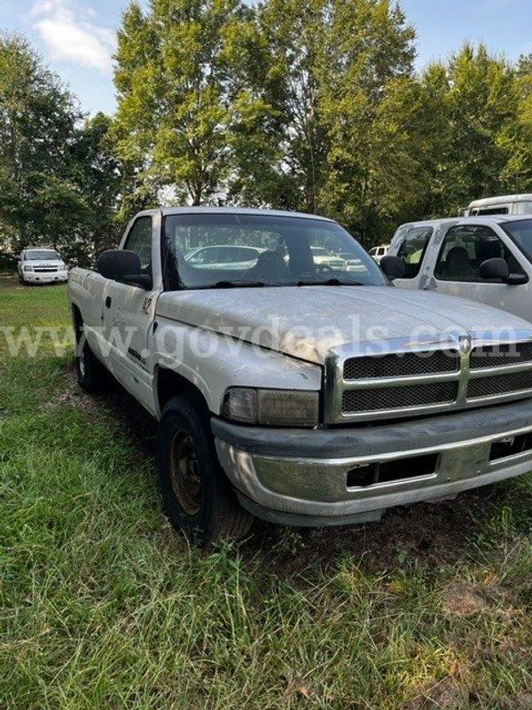 2001 Dodge Ram 1500 WS Reg. Cab Short Bed 2WD