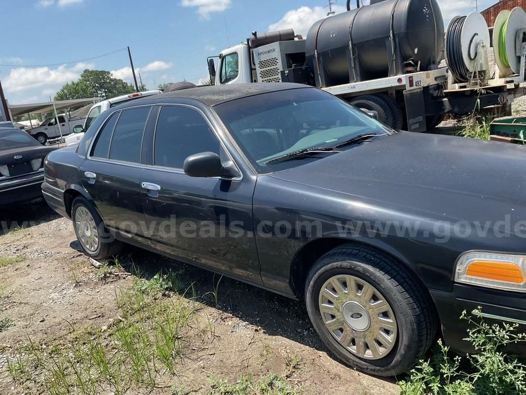 2003 Ford Crown Victoria