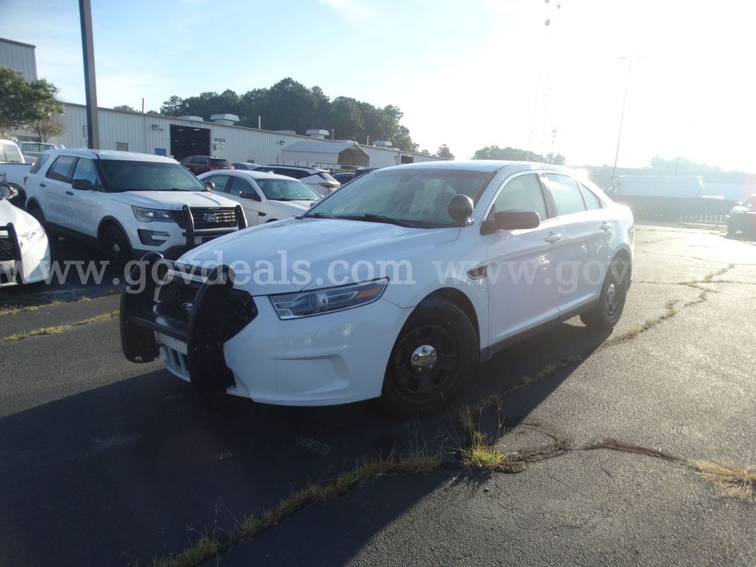 2016 Ford Taurus