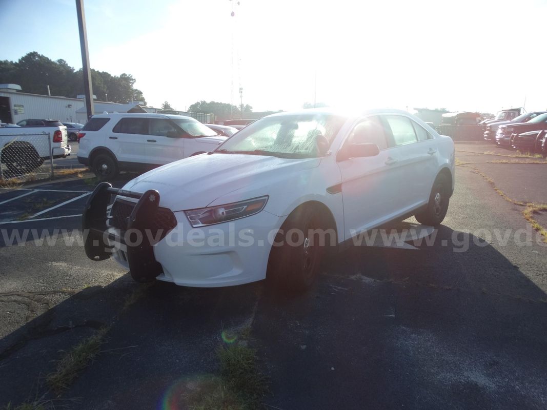 2016 Ford Taurus