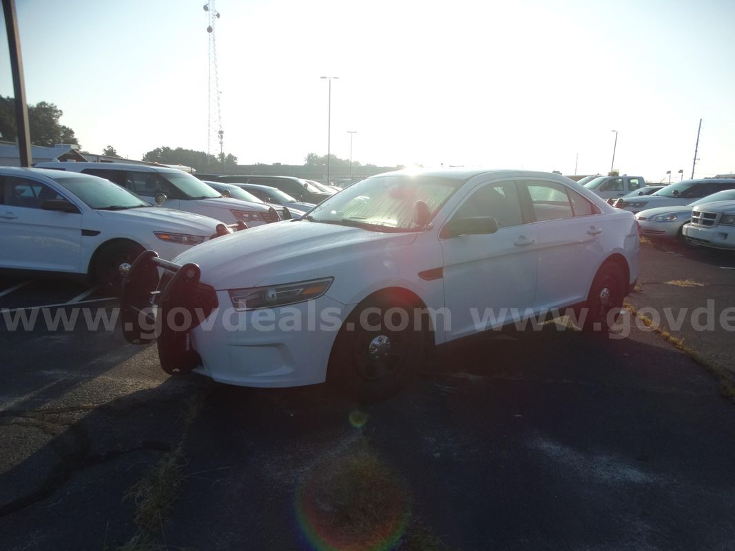 2016 Ford Taurus