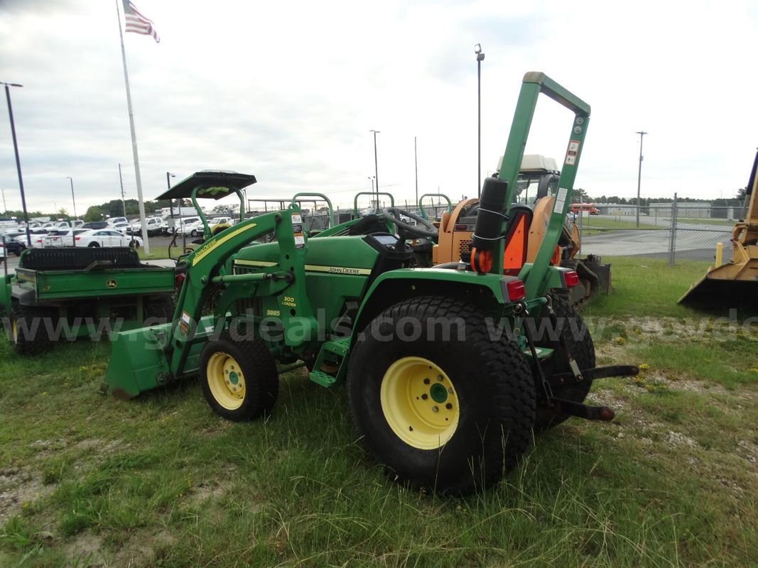 2013 John Deere 3005 Tractor