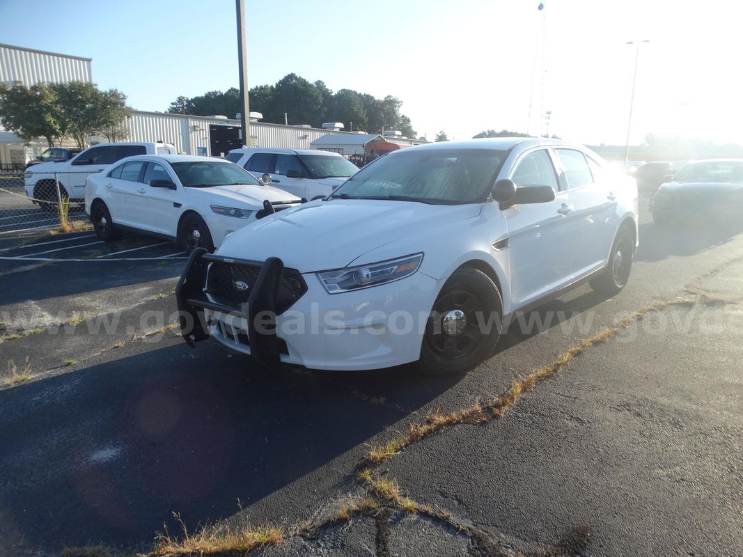 2016 Ford Taurus