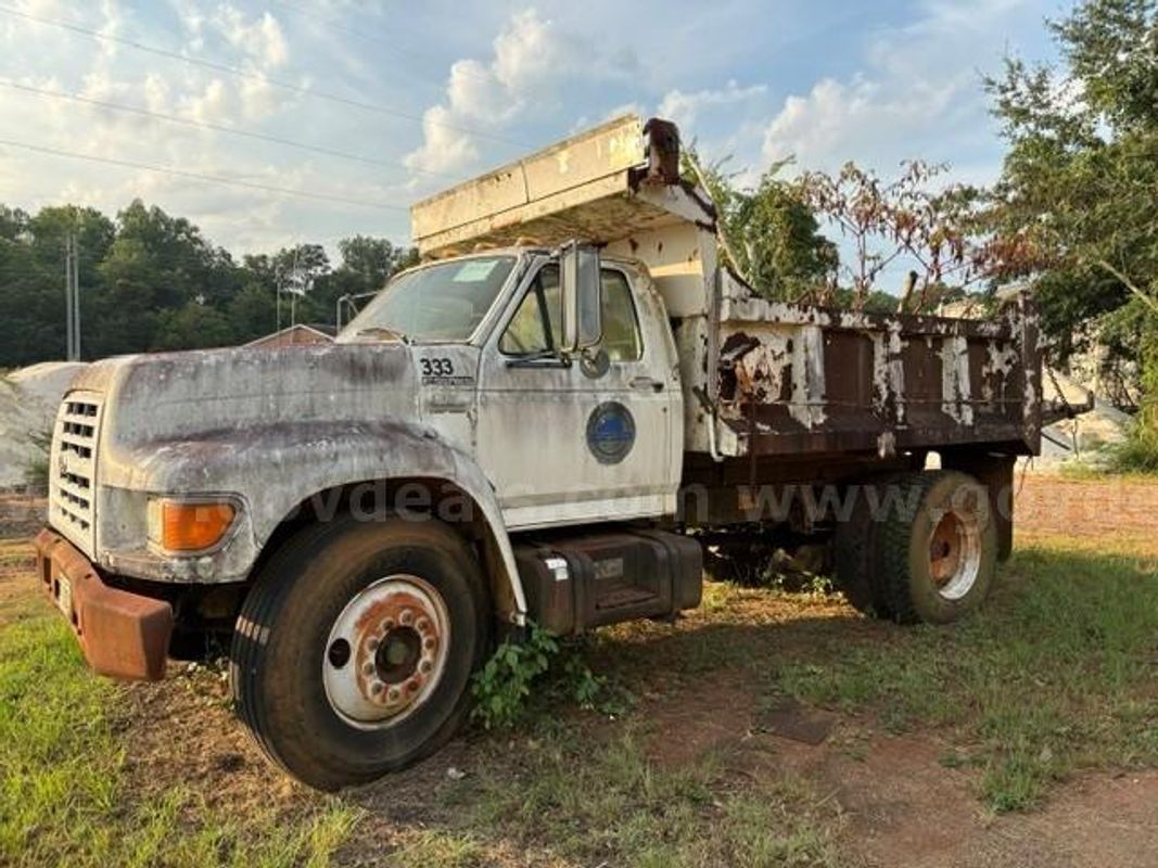 1998 Ford F800