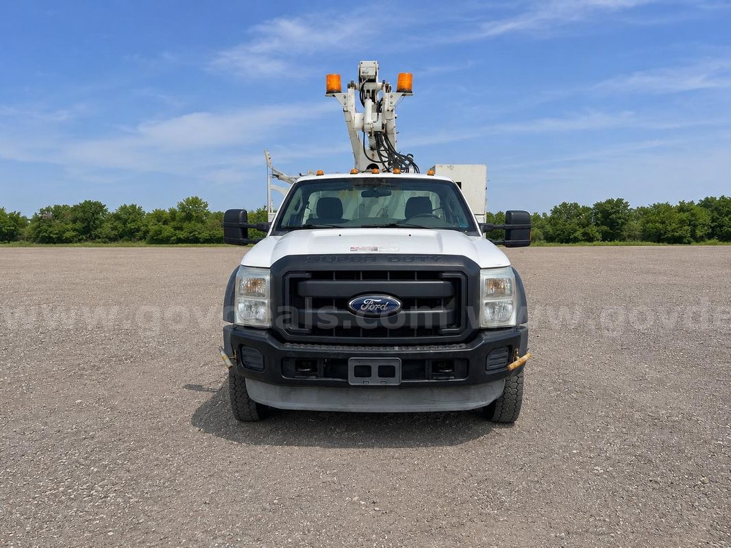 2012 Ford F-450 SD 4x4 Altec AT200A, 35 ft Single-man bucket Boom