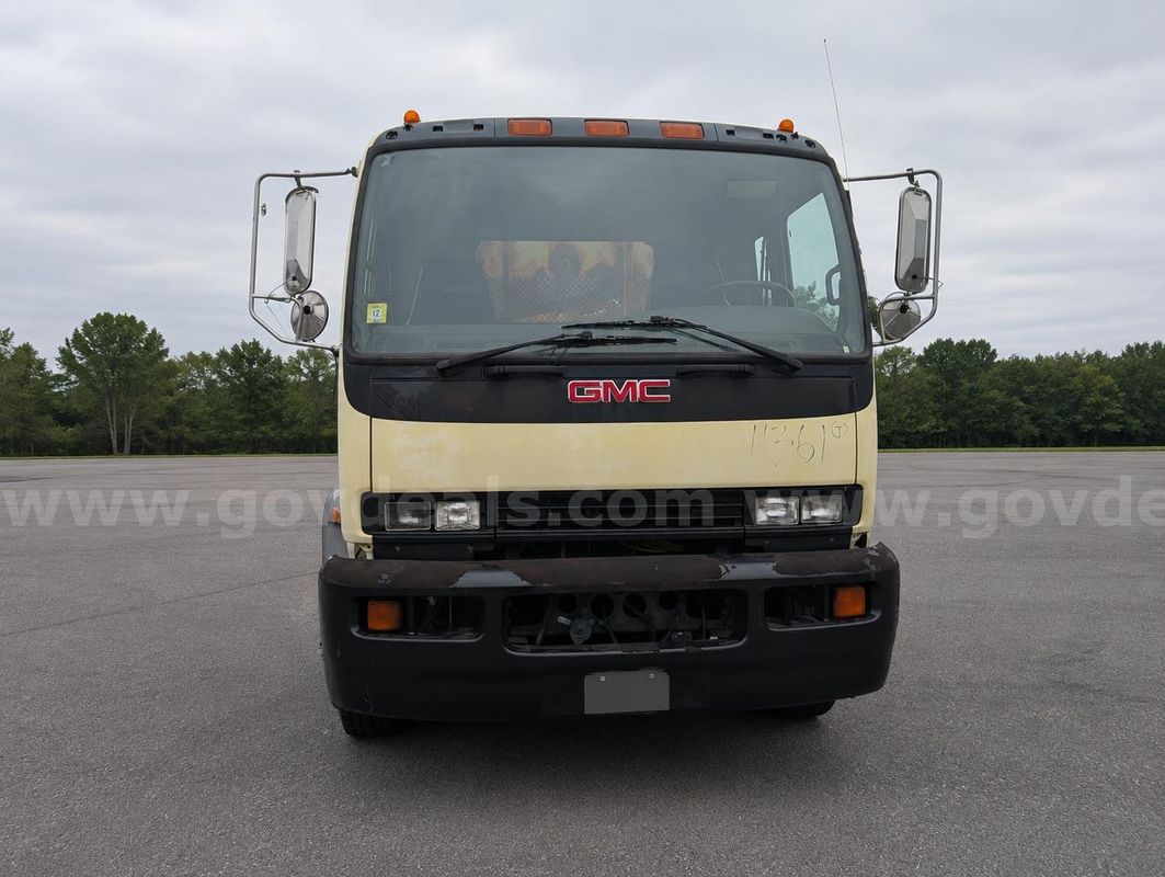 2008 GMC Rack Body Scorpion Attenuator Truck mounted on rear