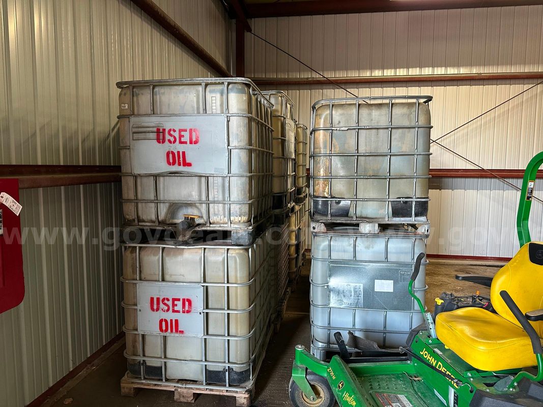 300 Gallon Totes