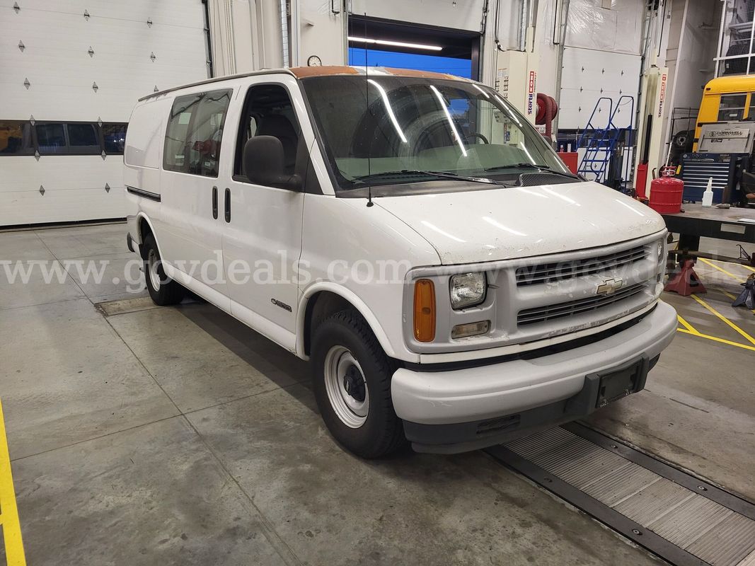 1999 Chevrolet Express 1500 Cargo Van