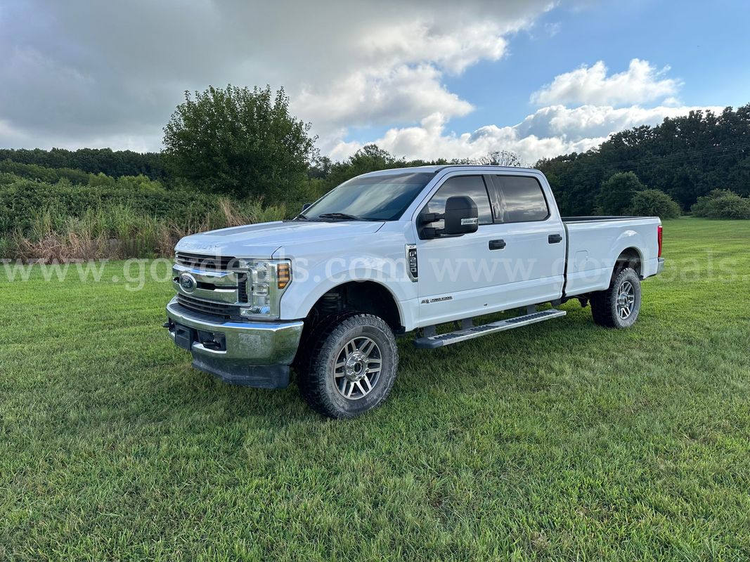 2018 Ford F-250 SD XLT 4x4 Crew Cab Pickup-Inoperable