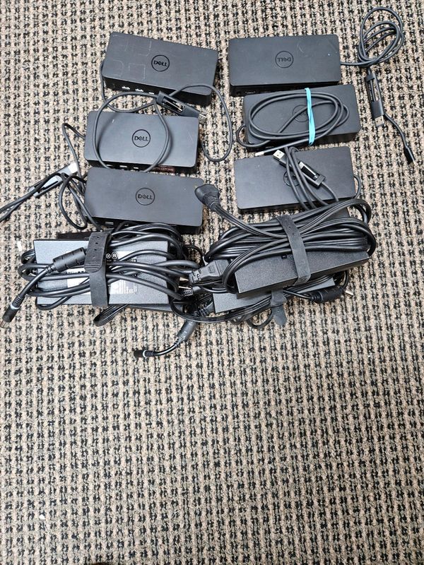 Lot of 6 Dell D6000 docking stations with power adapters