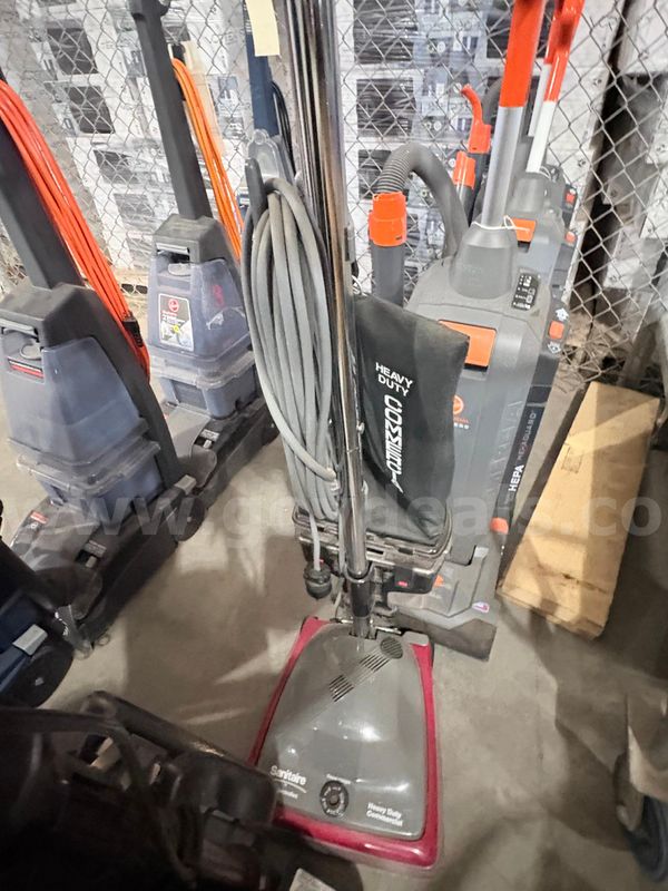 Lot of 3 vacuums