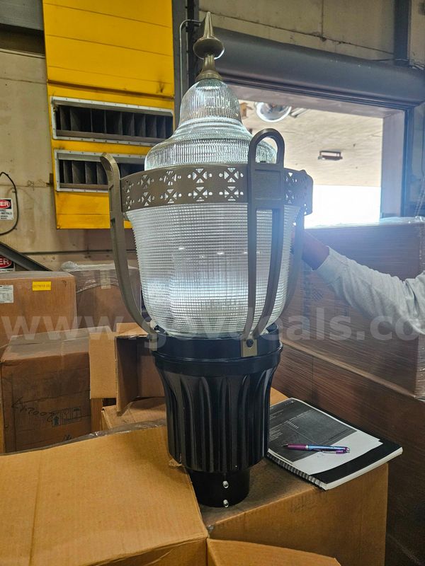 Grandville Luminaire Fixtures with Cage, 150W High Pressure Sodium, 480V Type III Distribution qty 2