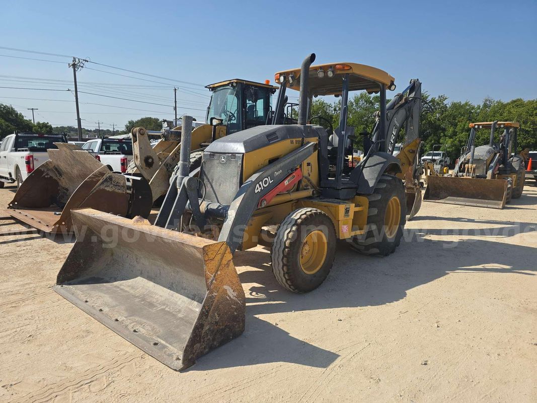 2015 John Deere 410L Loader Backhoe