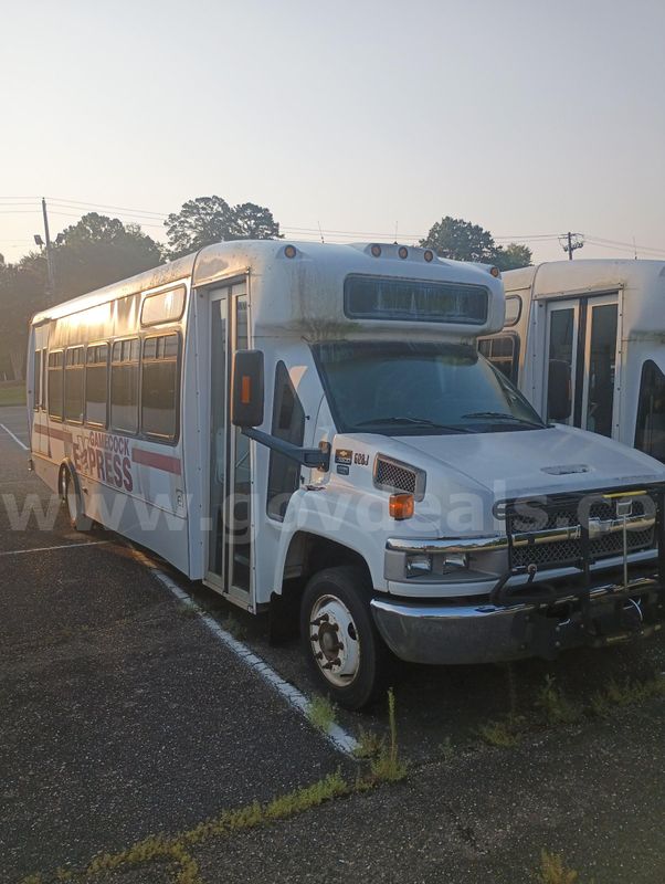 2009 Chevrolet C5500 Passenger Transit Van Bus