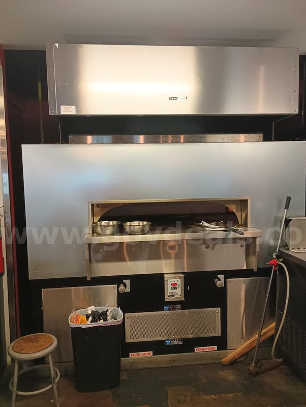 Commercial Pizza Oven