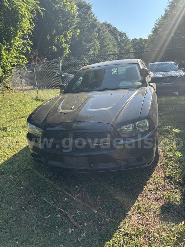 2014 Dodge Charger SEDAN 4-DR, 5.7L V8 OHV 16V.