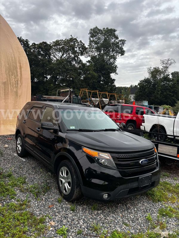 Black Ford Explorer