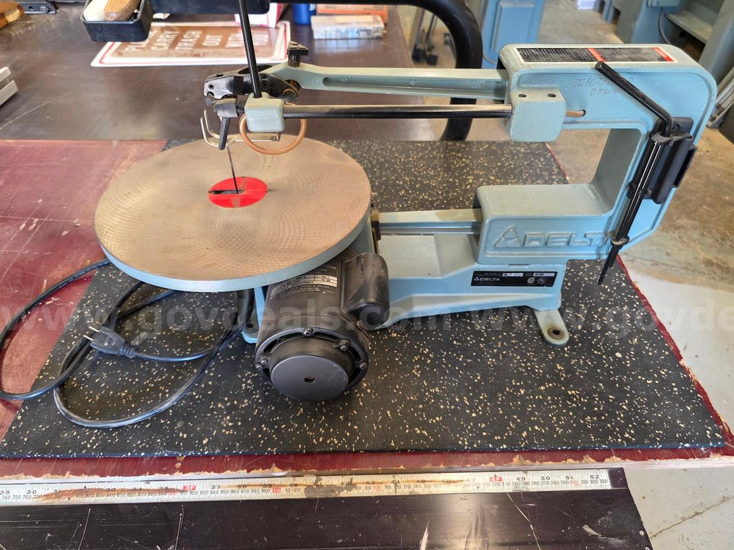USED - SOLD AS IS - Delta 15 inch Tabletop Scroll