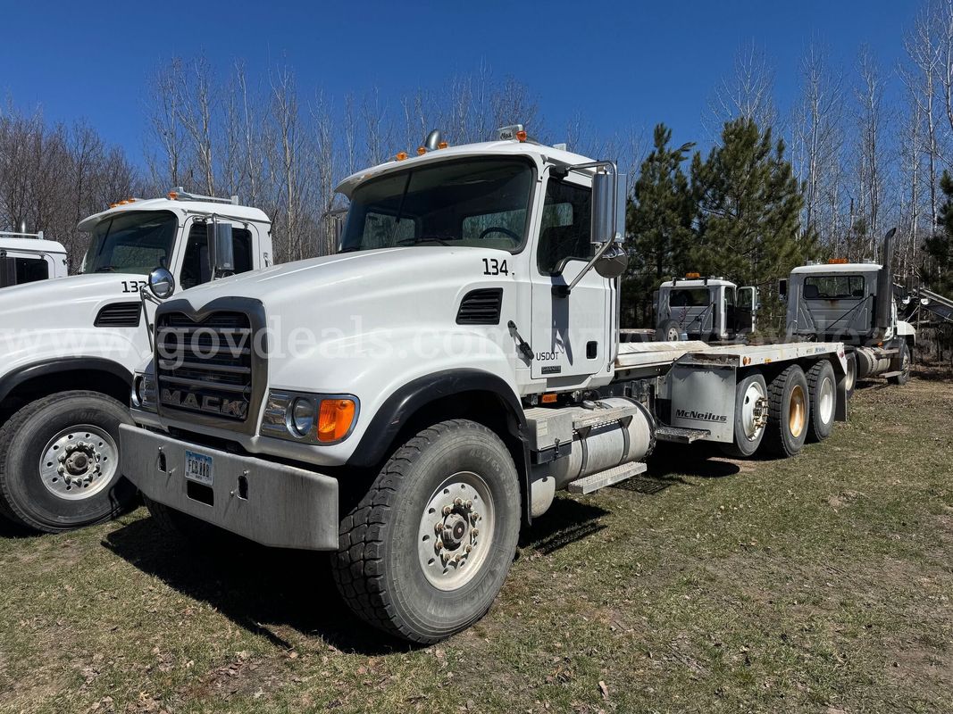 2006 Mack CV513