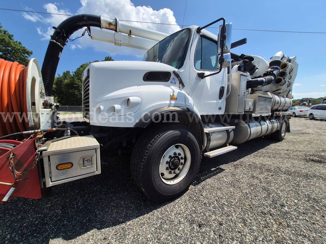 2013 Freightliner M2 106V with Vactor Combination Sewer Cleaner