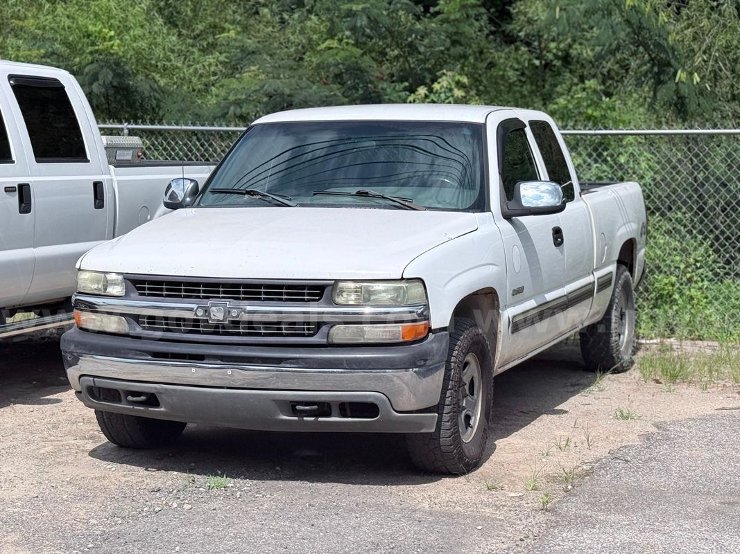 2002 Chevrolet Silverado 1500 LS Ext. Cab Long Bed 4WD