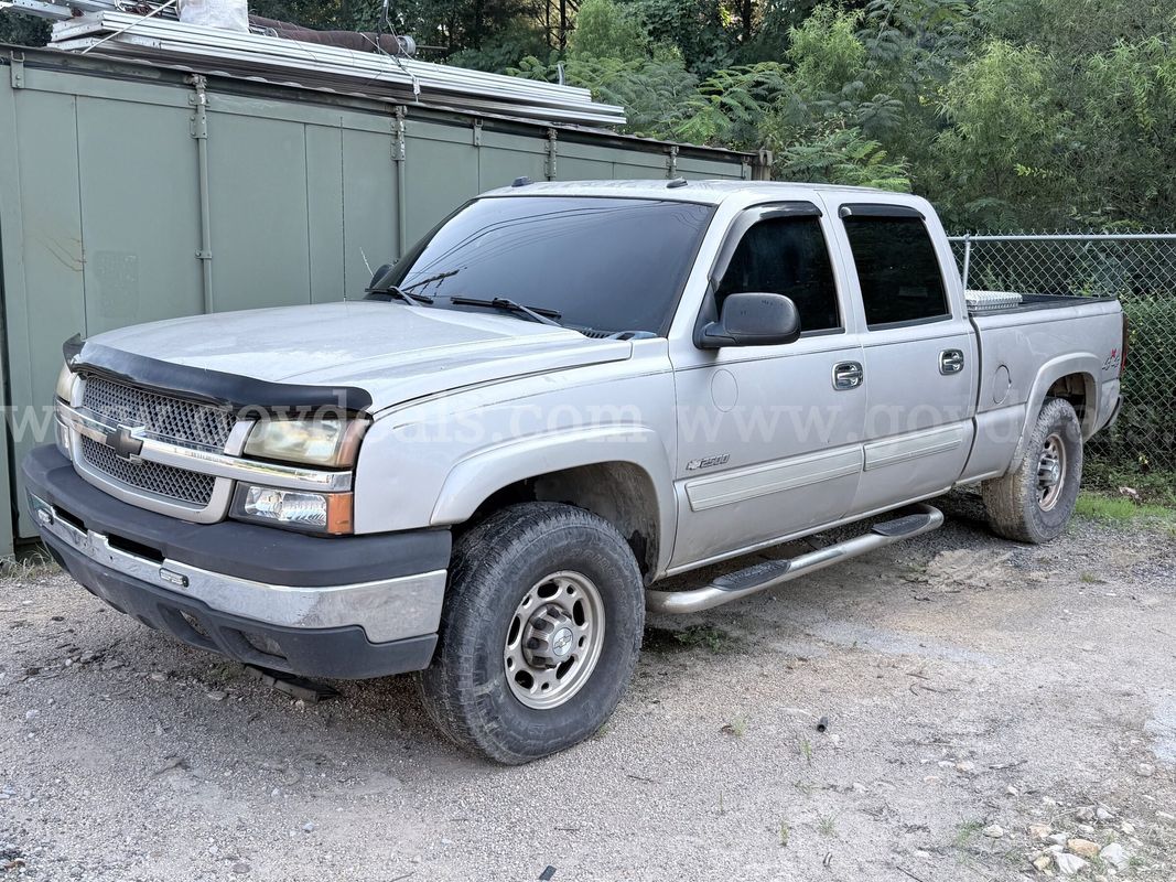 2004 Chevrolet Silverado 2500 LT Crew Cab 4WD