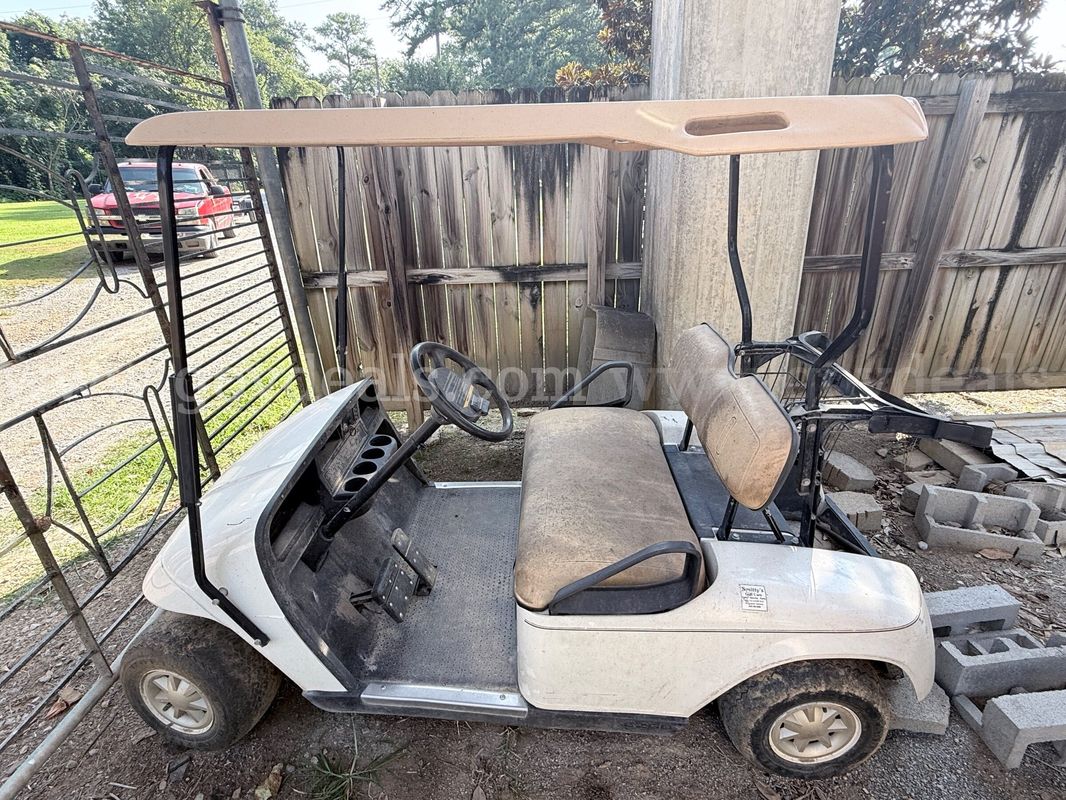E-Z Go Golf Cart