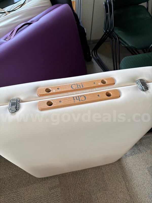 NRG - Portable Ivory Massage Table