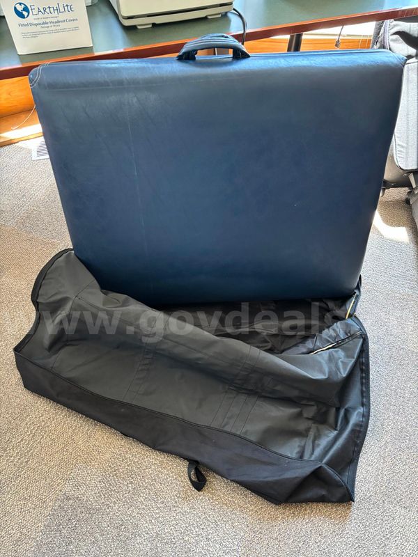 Living Earth Crafts - Portable BlueMassage Table