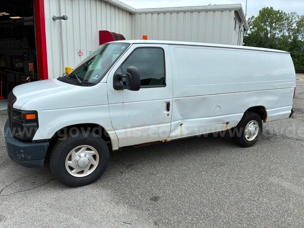 2009 Ford E250 Cargo Van