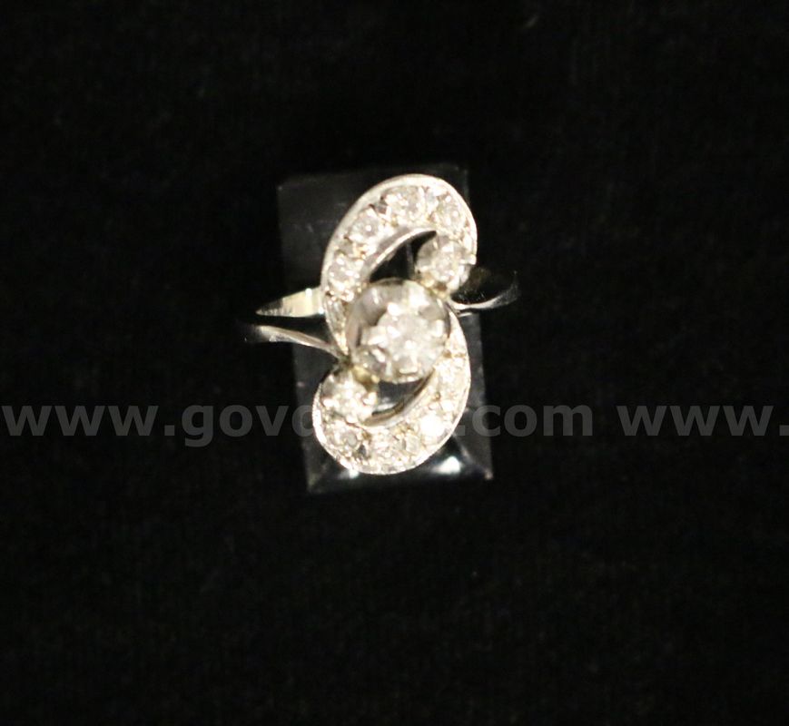 14k White Gold Bow Design Ring with Diamonds, 6.3 Grams