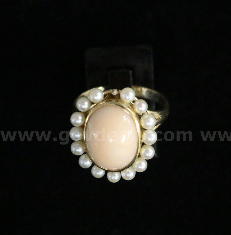 14k Yellow Gold Halo Design Ring with Pink Coral and Pearls, 5.1 Grams