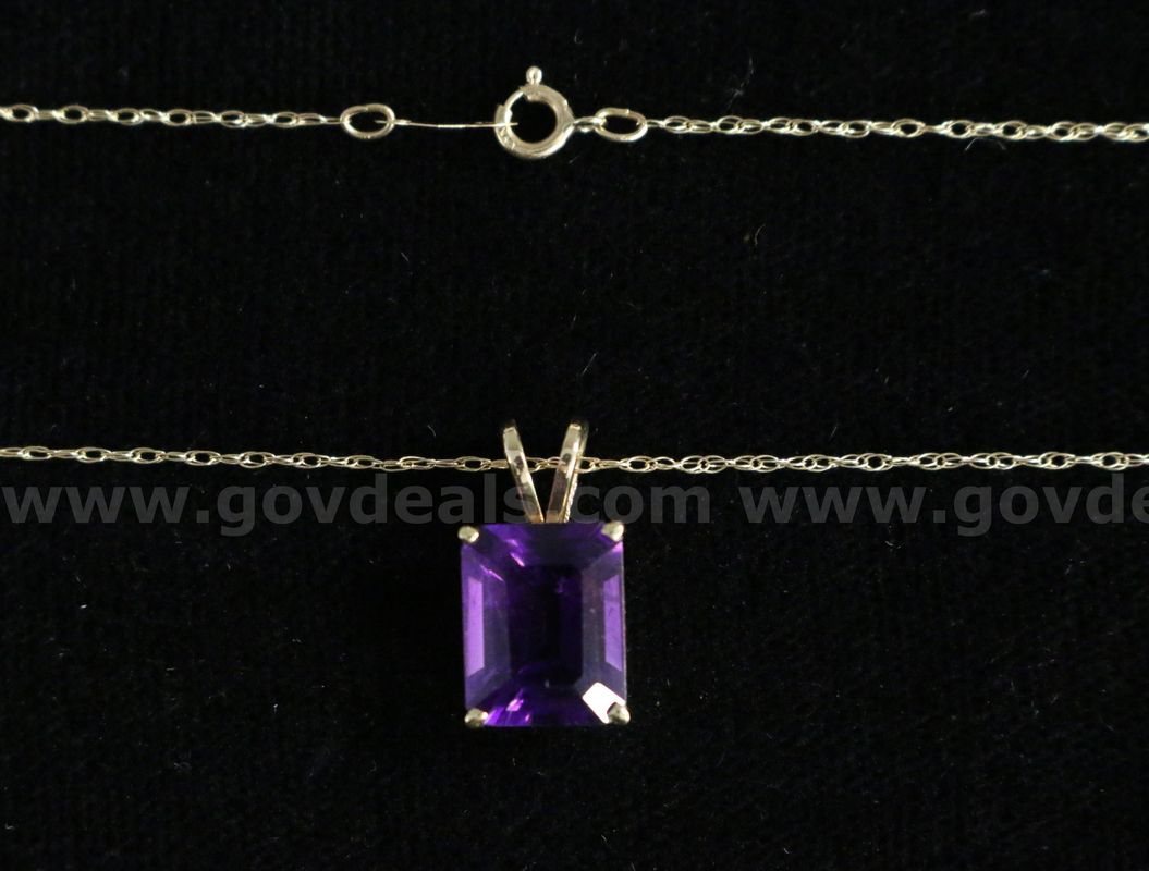 14K Yellow Gold Thin Necklace With Synthetic Purple Stone Pendant, 1.9 Grams