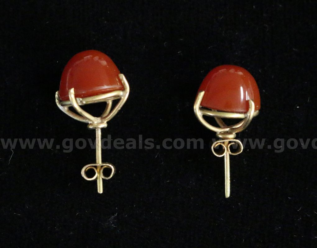 16k Yellow Gold Stud Earrings with Carnelians, 4.5 Grams