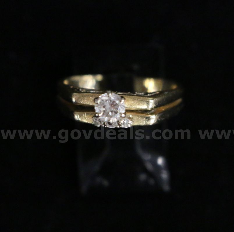 14K Yellow Gold 2PC Wedding Set With Diamonds, 3.9 Grams