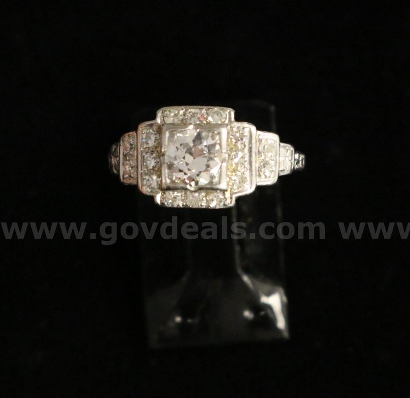 Vintage 14K White Gold Ring With Diamonds, 2.7 Grams