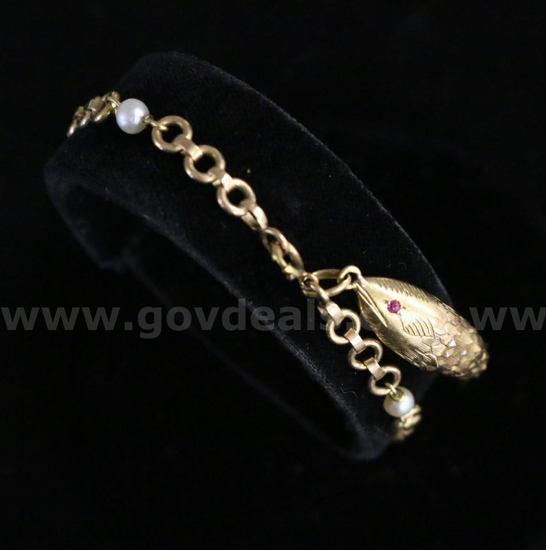 18K Yellow Gold Rolo Design Bracelet With Fish Charm & Pearls/ Red Stones, 7.3 G