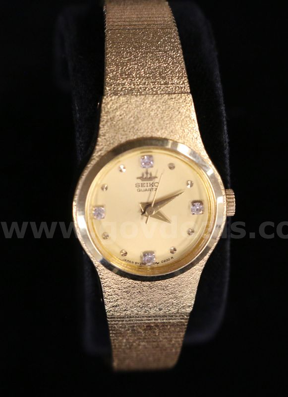 Ladies Seiko Quartz Wristwatch With Gold-Tone Case & Band