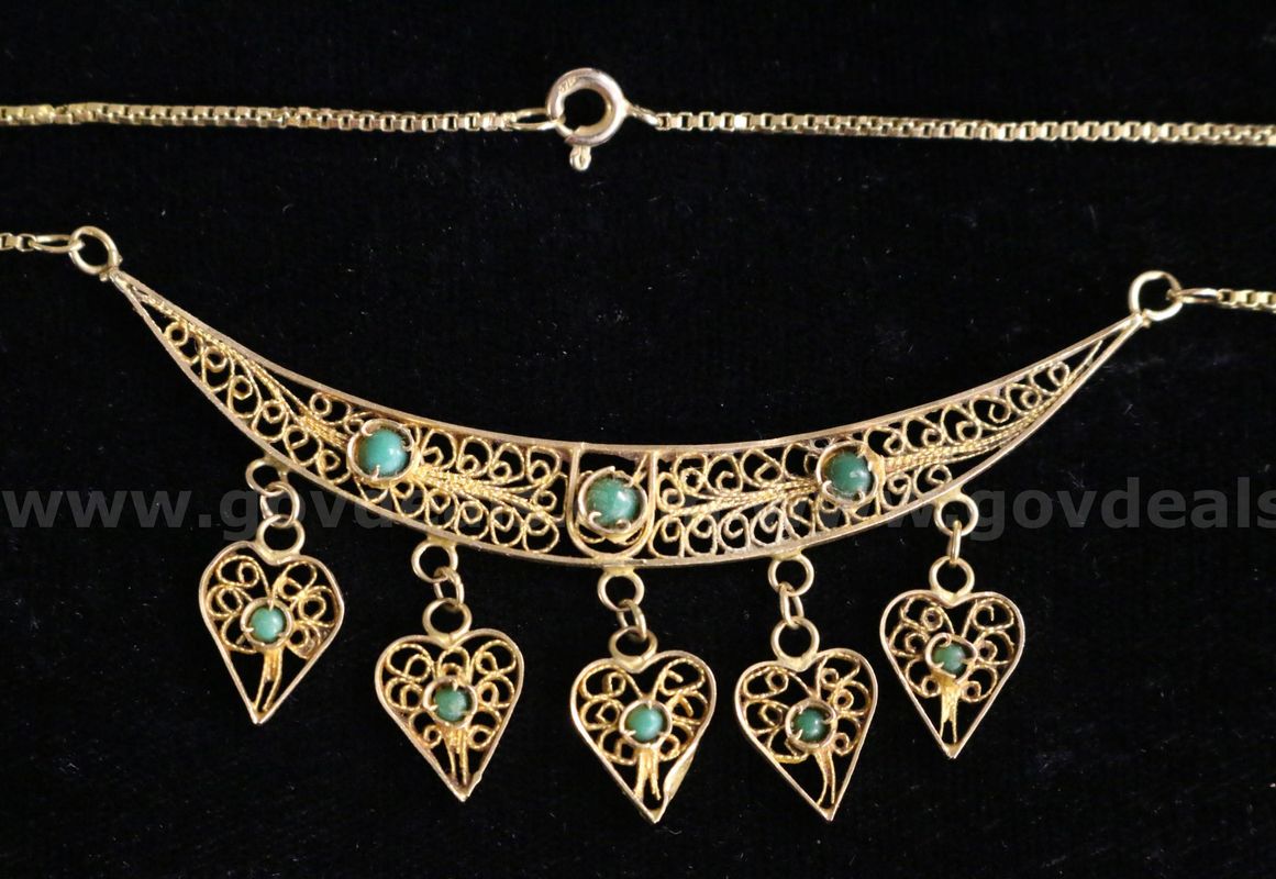 18K/9K Yellow Gold Necklace & Station Pendant W/Green Nephrite Stones, 9.8 Grams