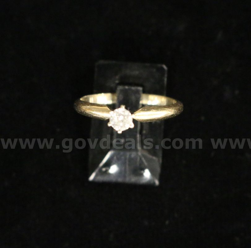 14K Yellow Gold Solitaire Design Ring With Diamond, 2.1 Grams