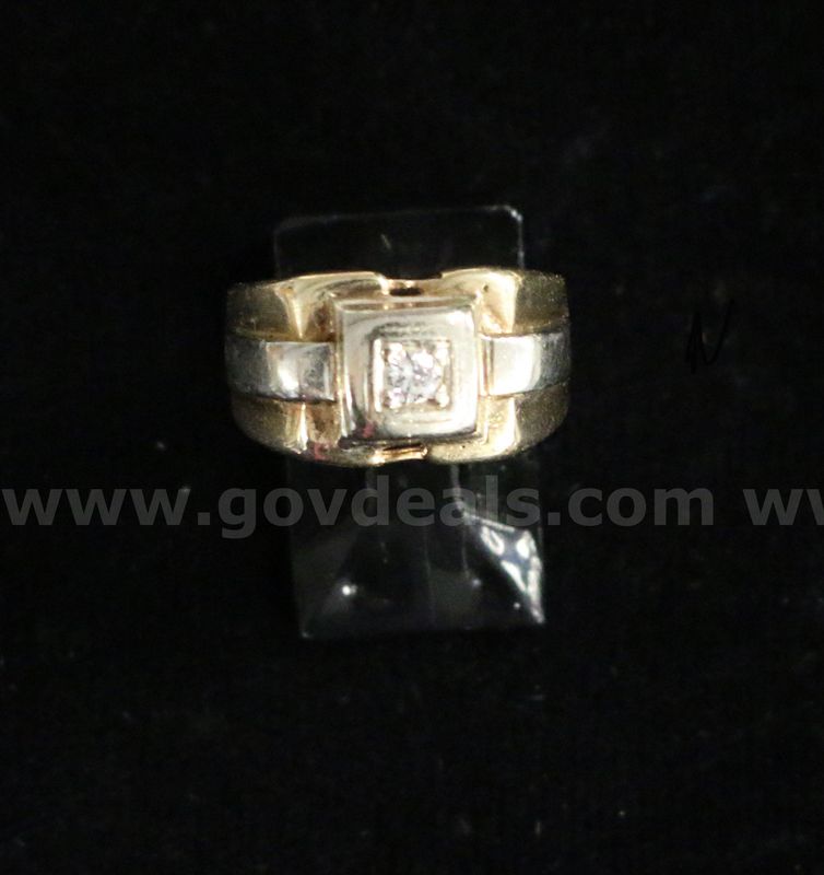 10K Yellow/White Gold Ring With Diamond, 3.5 Grams