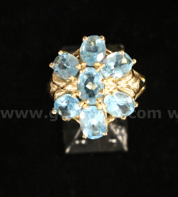 10K Yellow Gold Cluster Design Ring With Blue Topaz Stones, 5.3 Grams