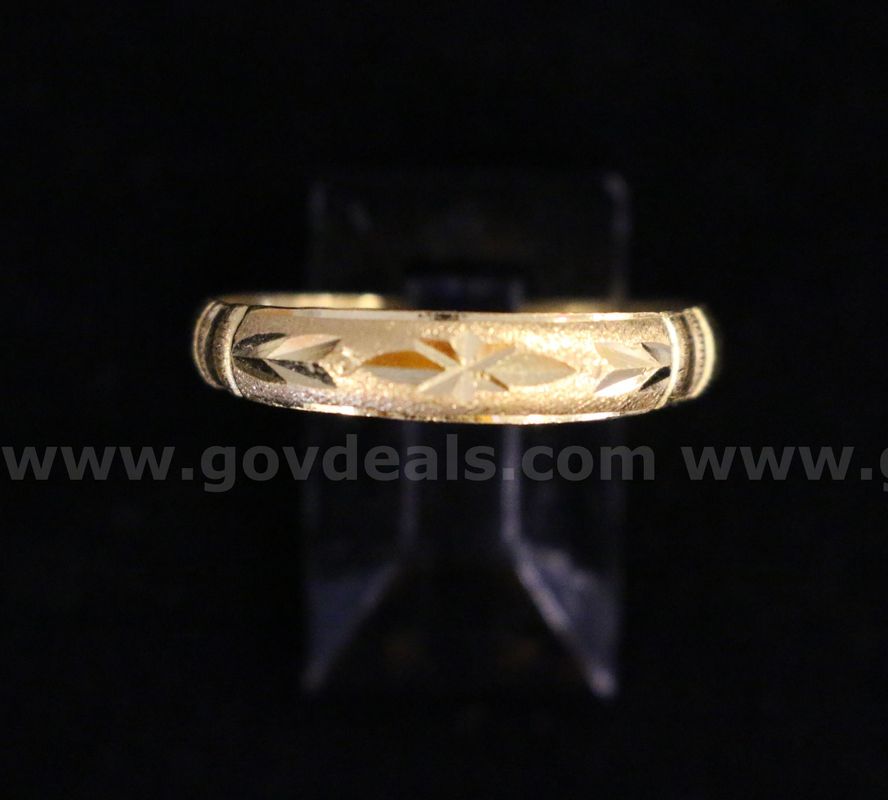 24K Yellow Gold Etched Design Wedding Band, 4.1 Grams