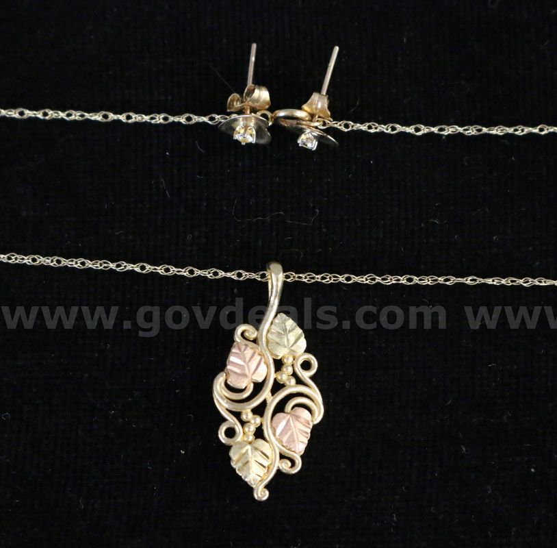 10k Yellow and Rose Gold Necklace and Pendant with Stud Earrings, 2.3 Grams