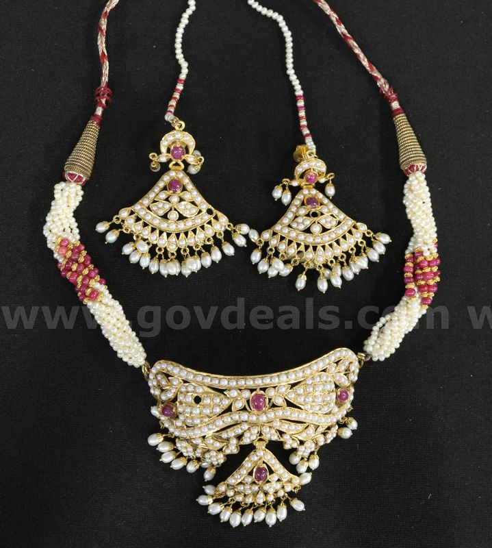 22K Y/G Necklace & Earring Set W/Rubies & Seed Pearls On Adjustable Cord, 81.1 G