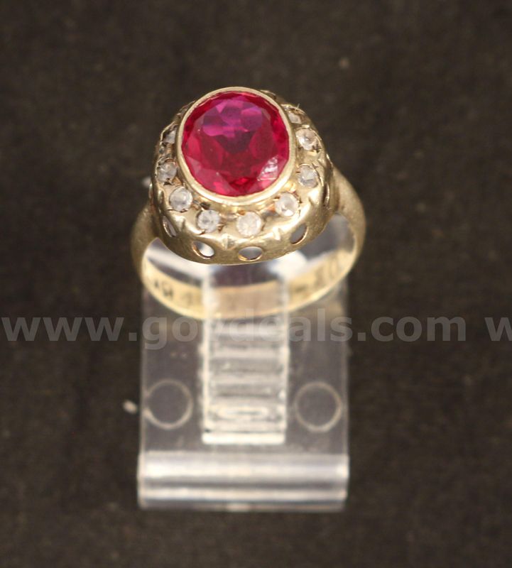 14K White Gold Ring With Red & Clear Stones, 2.7 Grams