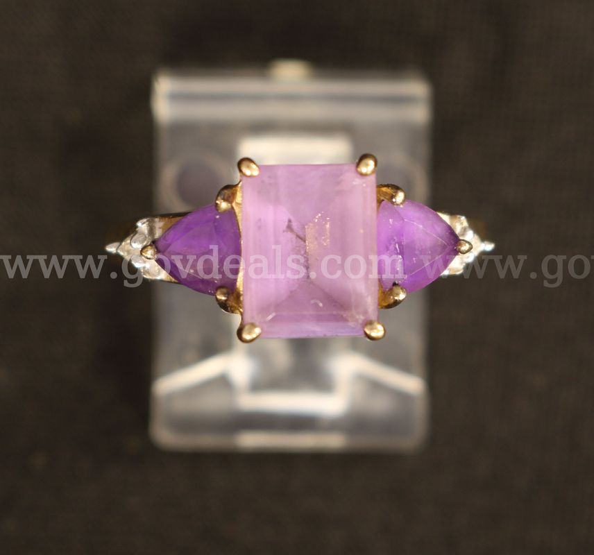 10K Yellow Gold Diamond Ring With Amethyst Stones, 2.9 Grams