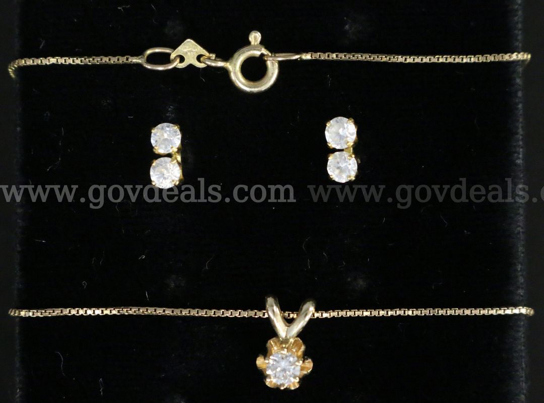 14K YG Box Link Necklace W/ Diamond Solitaire Pendant & CZ Stone Earrings, 2.7G