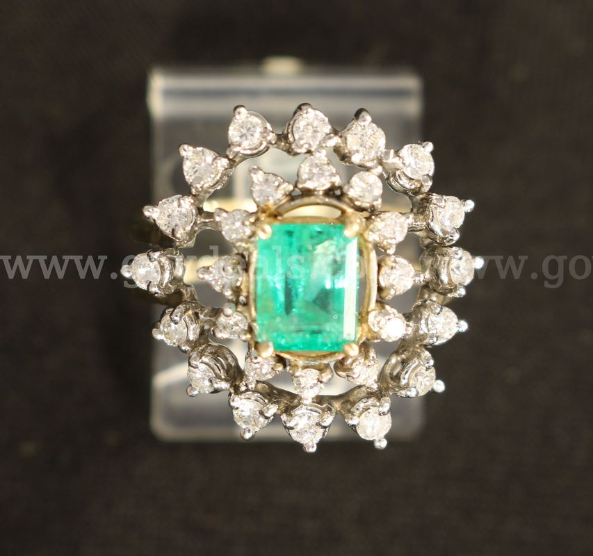 14K Yellow Gold Diamond Ring With Emerald Cut Emerald, 5.0 Grams